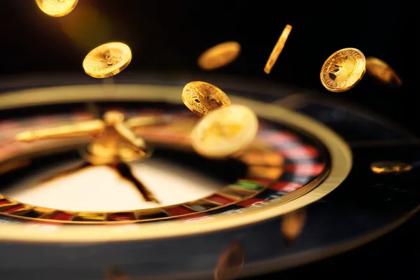 উজ্জ্বল স্লট মেশিনের পাশে এক স্টাইলিশ নারী, যেখানে জ্বলে উঠছে ‘সেভেন’—যা PARIPULSEE–এর শীর্ষ স্লটগুলোর বৈচিত্র্যকে উপস্থাপন করে।